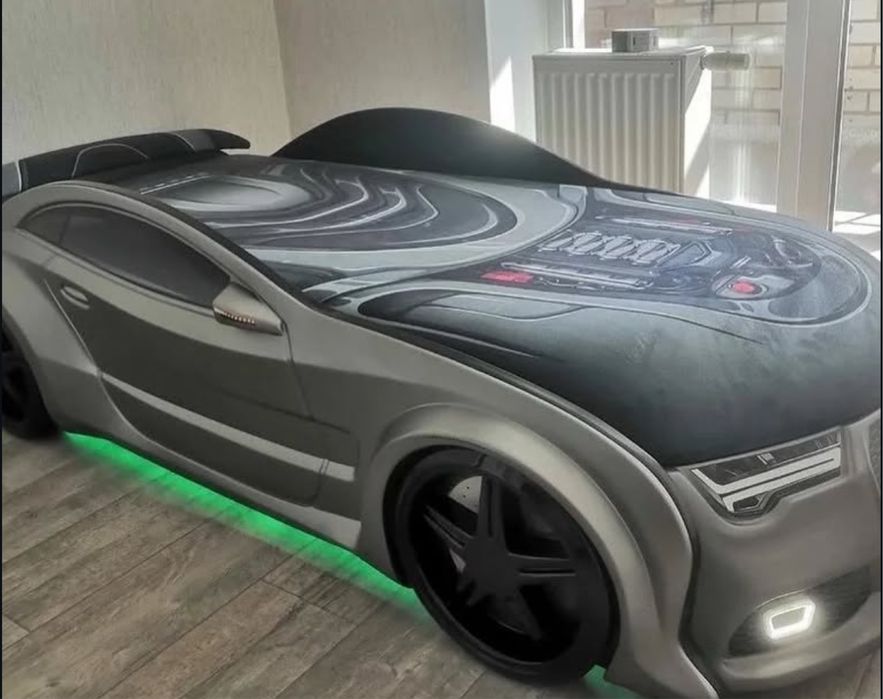 Детская кровать машинка