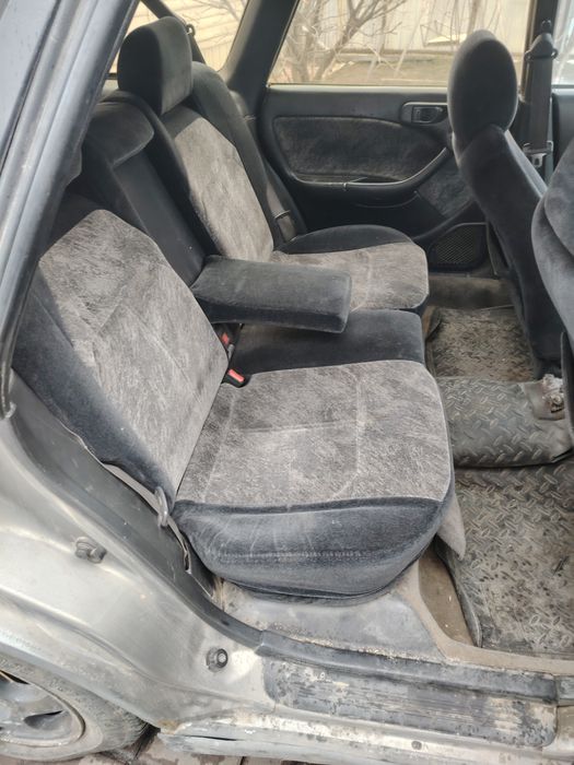Сиденья на  Субару легаси В3