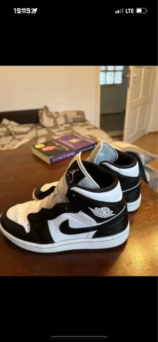 Jordan 1 mid panda