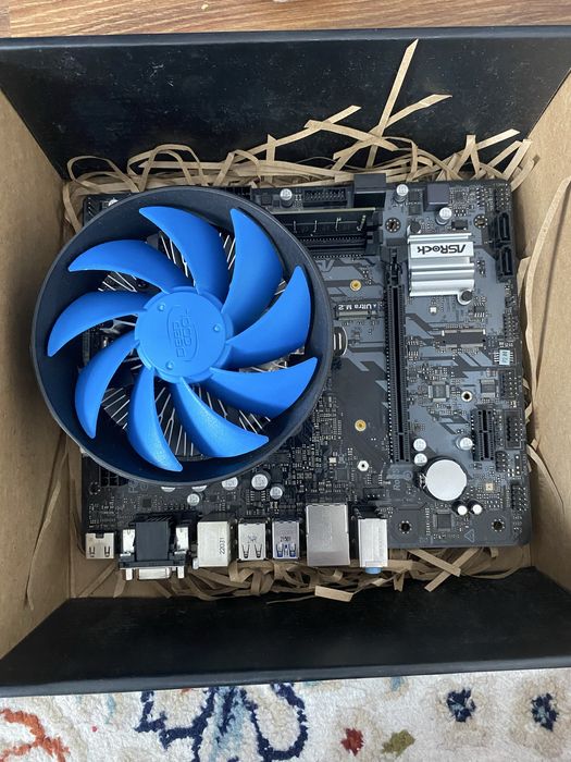 Материнская плата ASRock