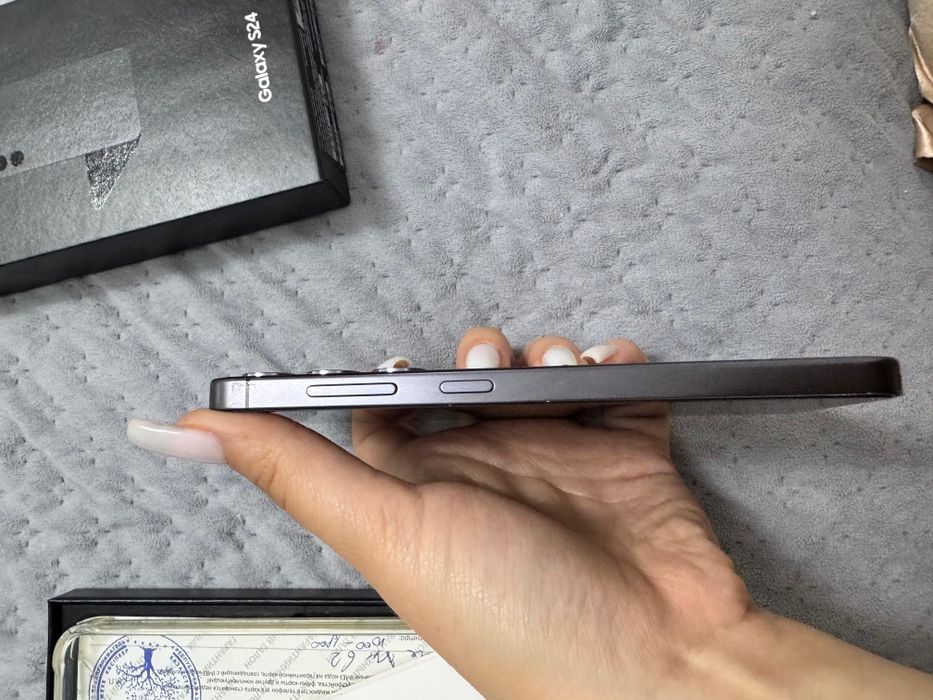 Samsung S 24 black 8/128 в отличном состоянии