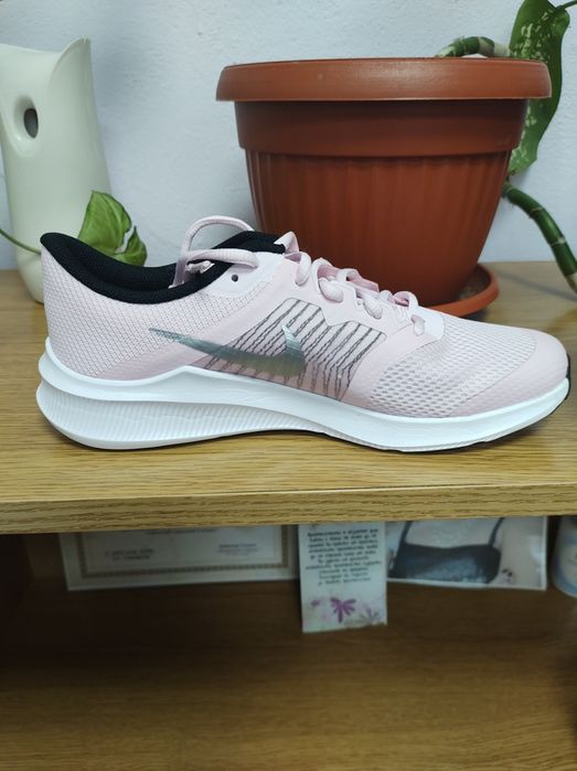 Оригинални дамски маратонки Nike