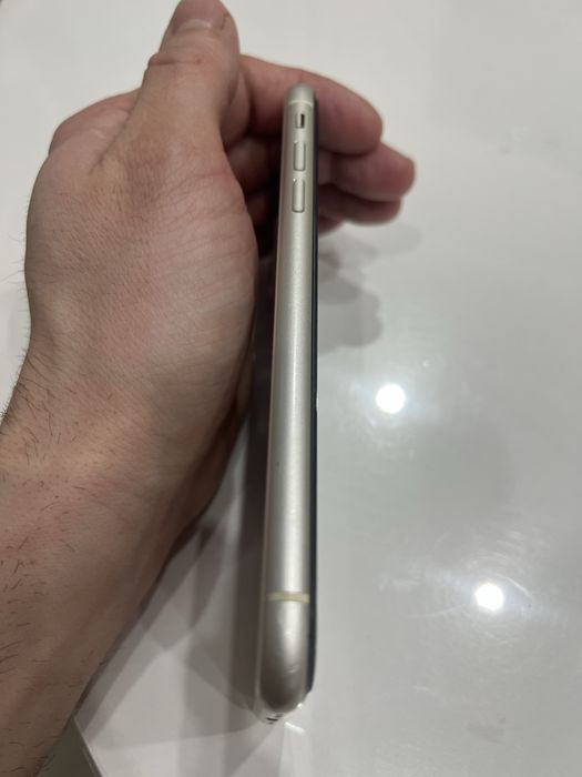 Продам айфон 11 рабочий