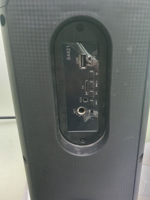 колонка с микрофоном