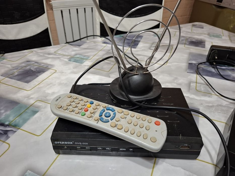 Продам тюнер для телевизора