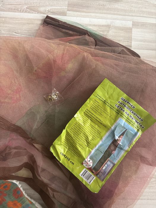 Продам анимоскитную сетку на двери