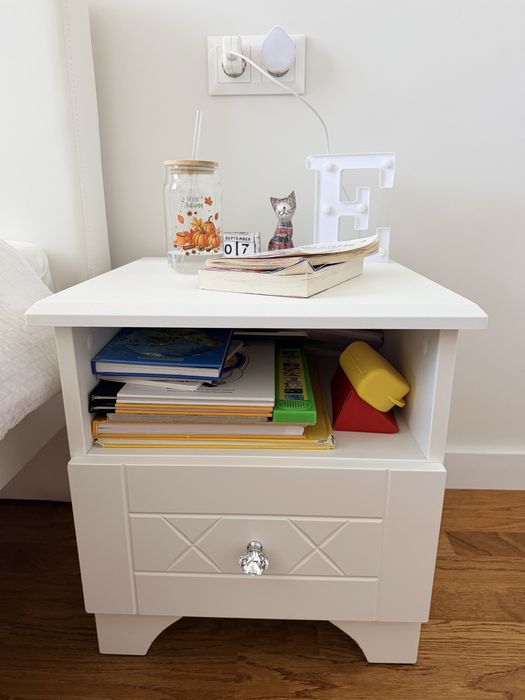 Детско легло Meblik Royal White 90x200 – матрак и нощно шкафче Meblik по желание