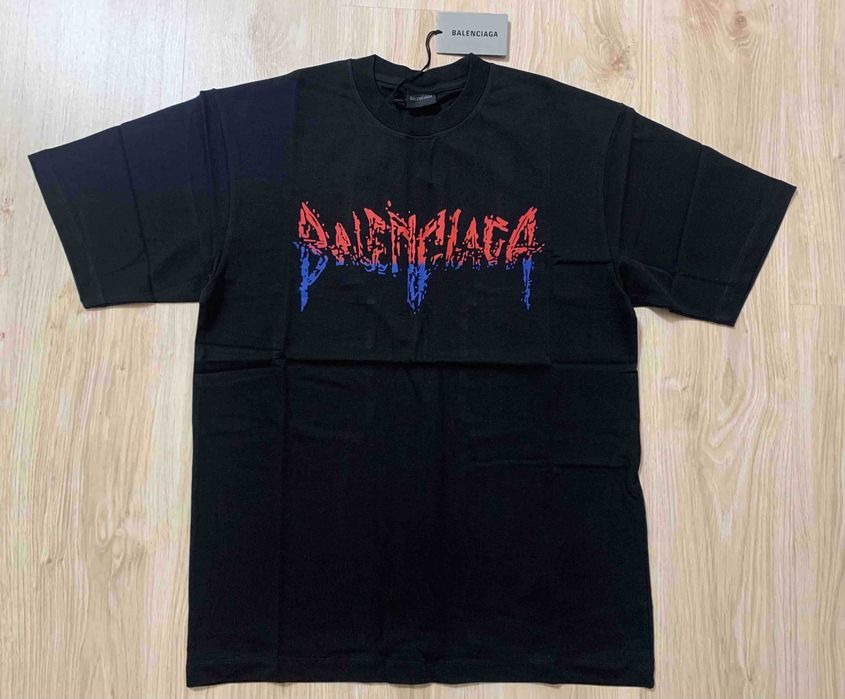 Нови мъжки тениски Balenciaga нови с етикети в черен и в бял цвят.