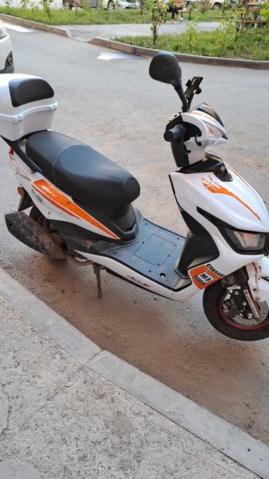 Скутер , мопед , м8