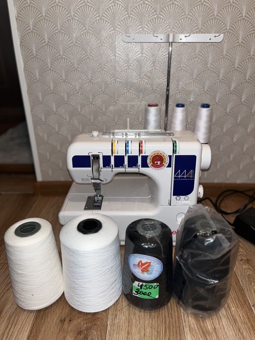 Распошивальная машинка Elna444