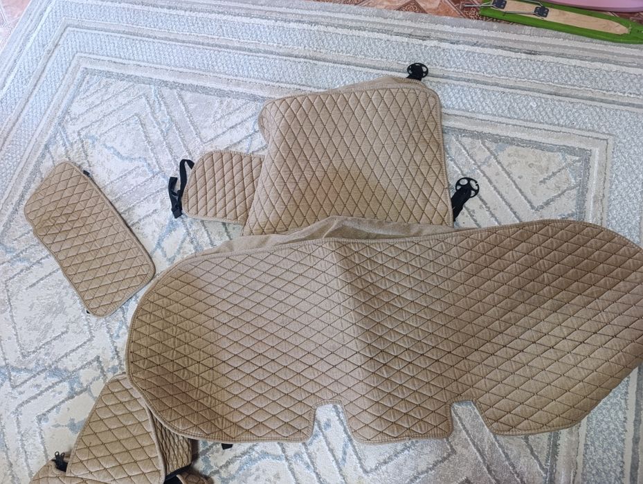 Чехол для машины в отличном состоянии