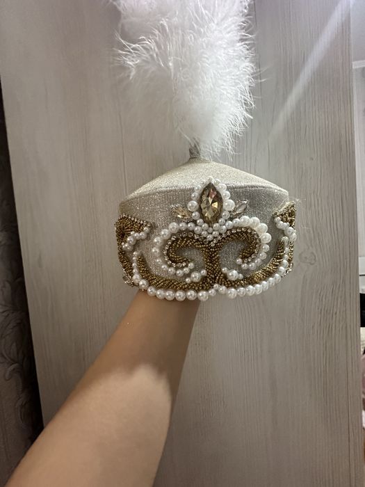 Қазақи нақыштағы сәнді киімдер