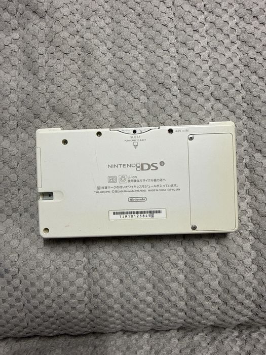 Срочно продам Nintendo dsi
