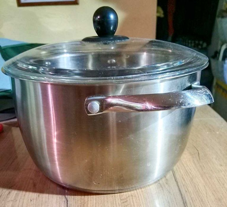 Прдам 2 кухонные кастрюли
