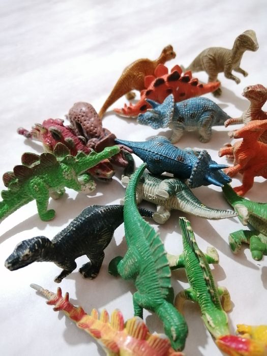 Динозавры игрушки