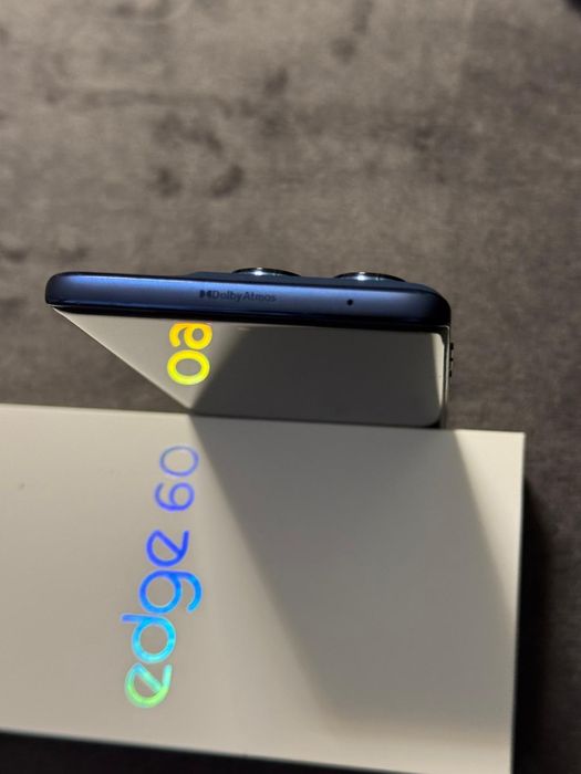 Vând Motorola Edge 60 512 GB 12 GB RAM