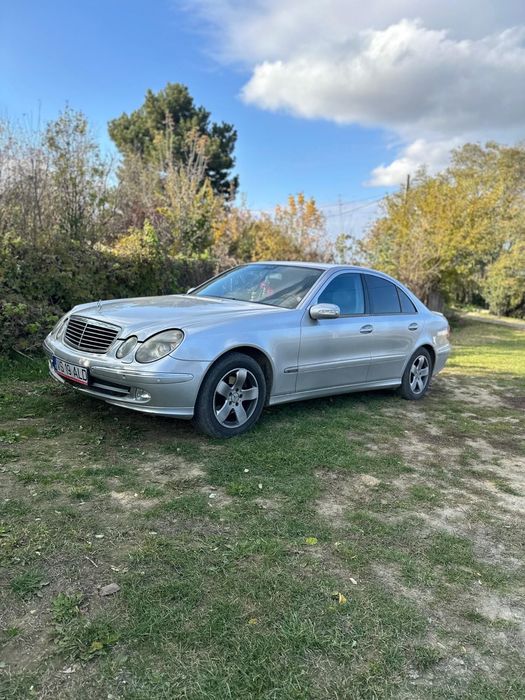 Vând Mercedes Eclas 270