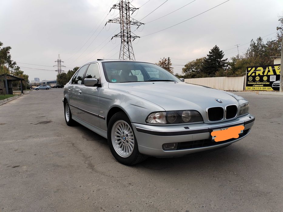 Продам BMW e39, 523i
