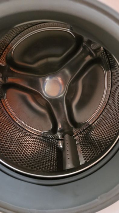 Придавам пералня 50евр.