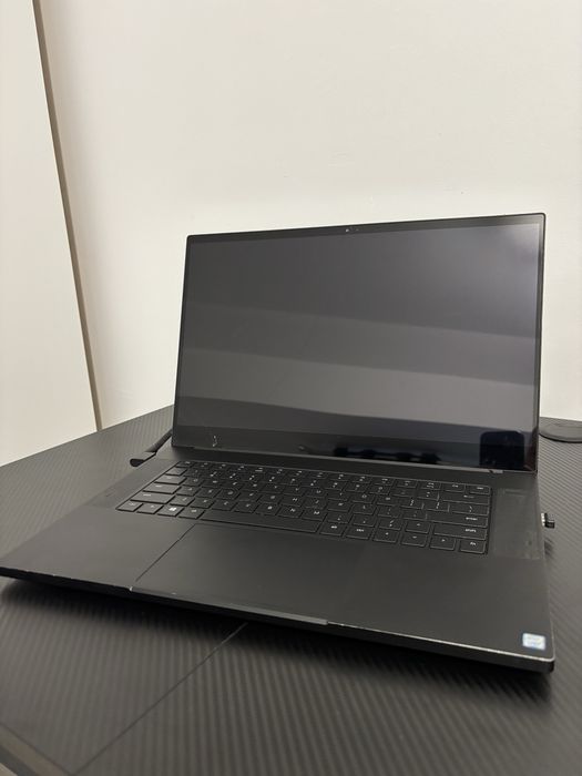 Laptop Razer 4K, i7 Gen8, RTX 2070 Max