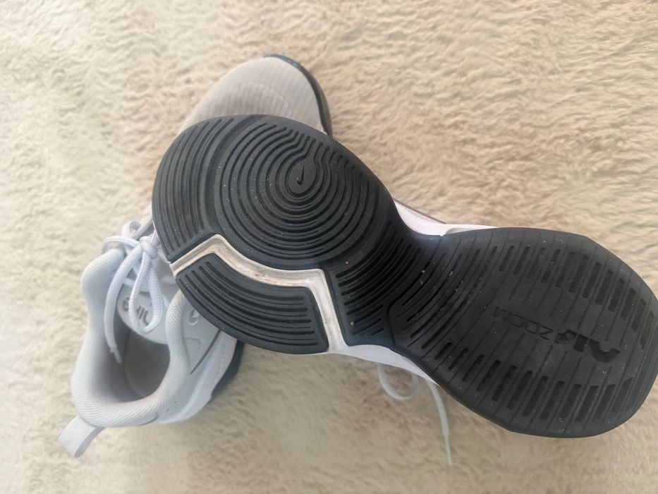 Маратонки Nike номер 40