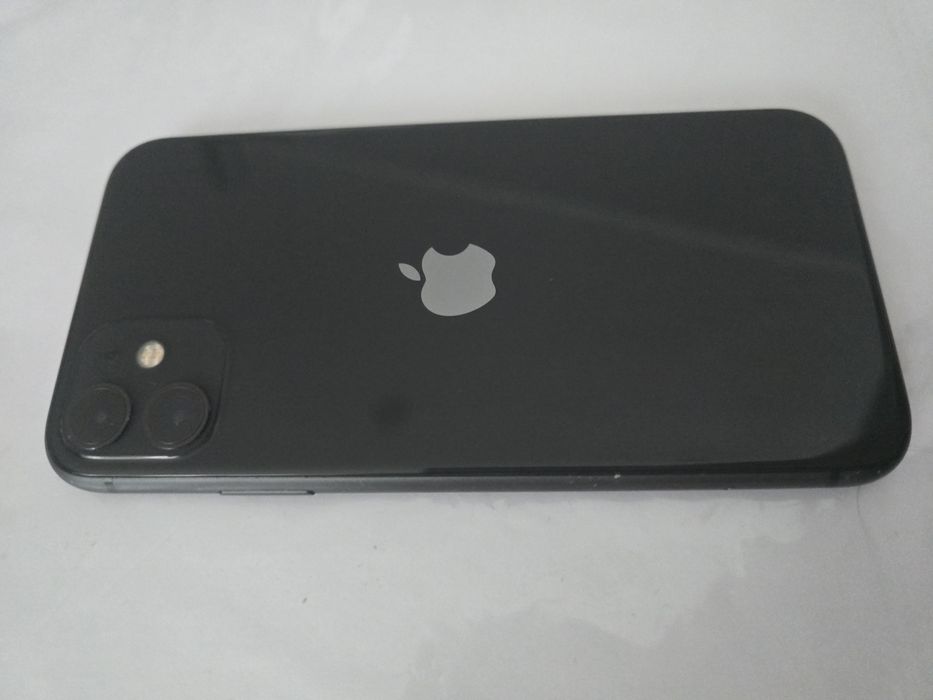 iPhone 11  б/у  хороший