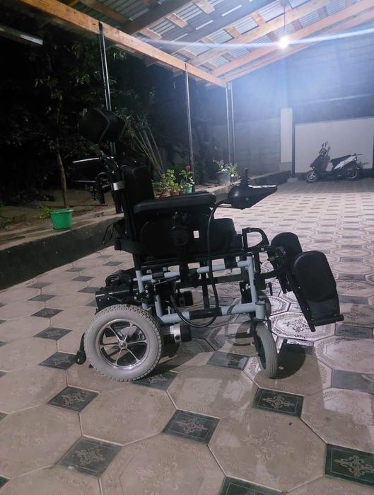 Коляска инвалидная на электроприводе