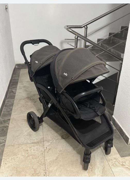Продается коляска Joie, для двойни или погодок