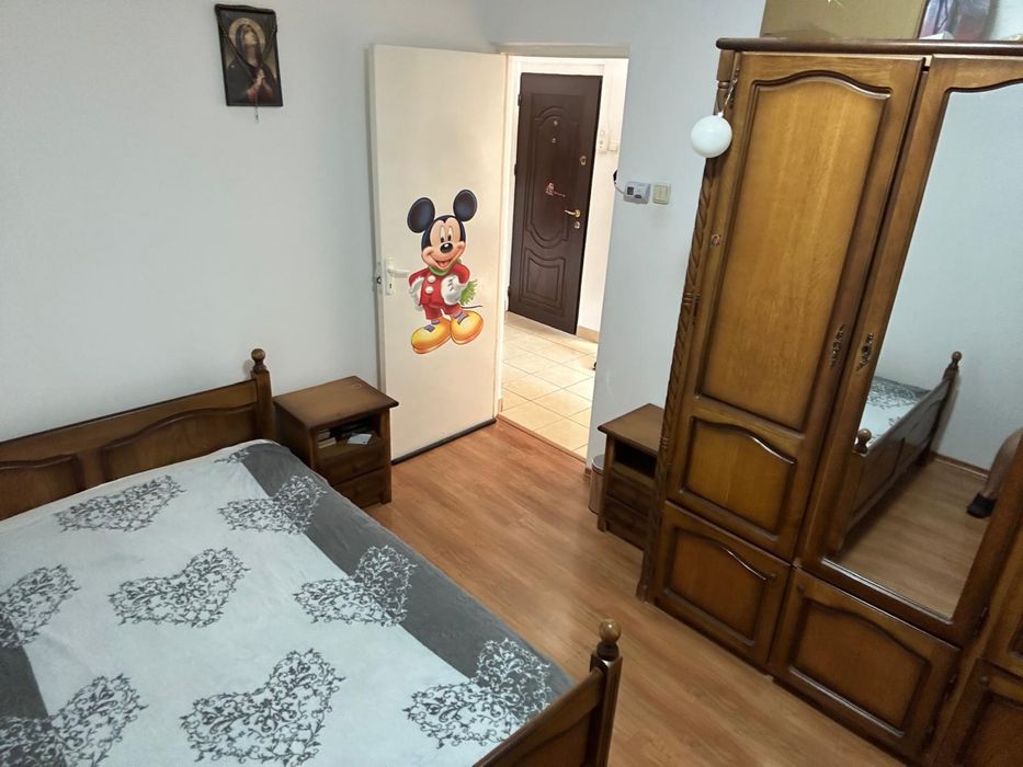 Inchiriez Apartament 2 camere decomandat
