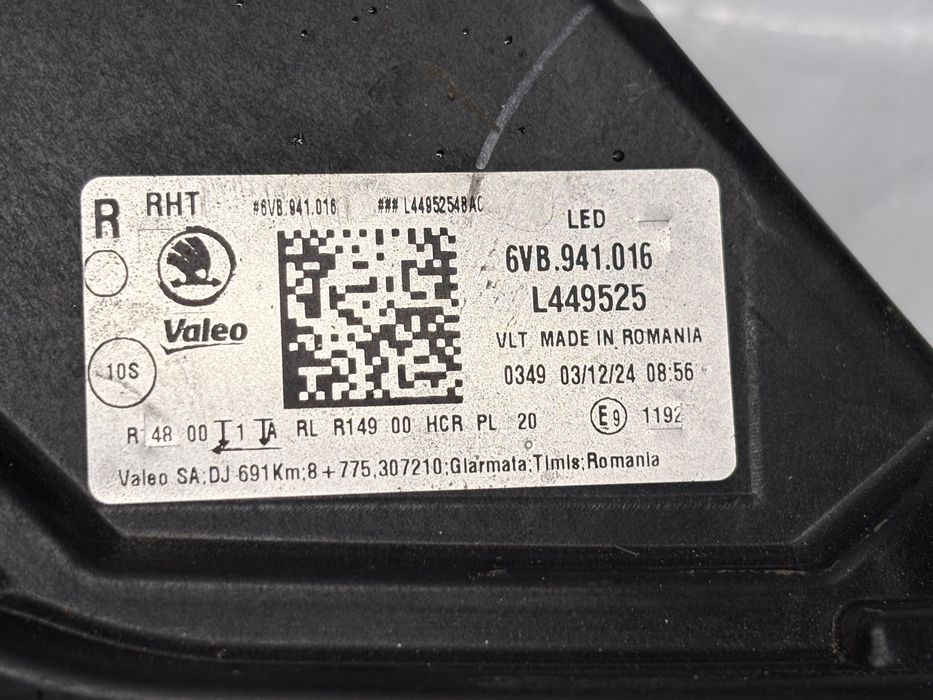 Десен LED фар Škoda Fabia 4 (6VB)