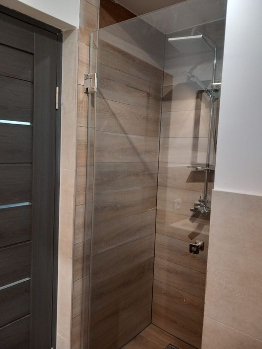 Apartament cu o camera, loc de parcare, curte privata