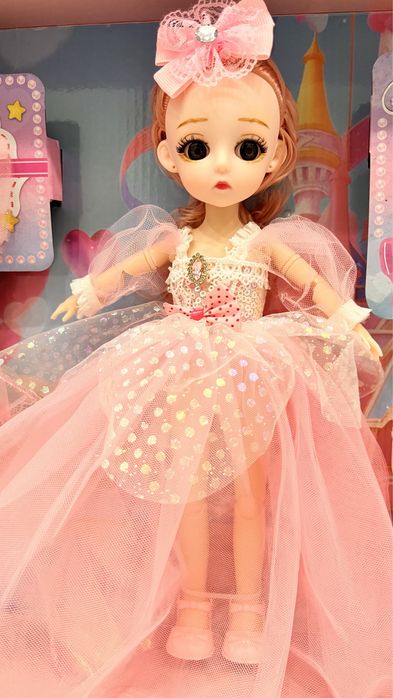 Кукла модель в комплекте