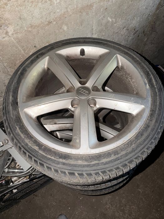 Продавам 4 джанти с гуми от А5 245/40 R18 8.5j ET29 цена:350€