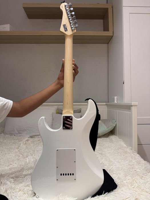 Электро гитара yamaha pacifica 012