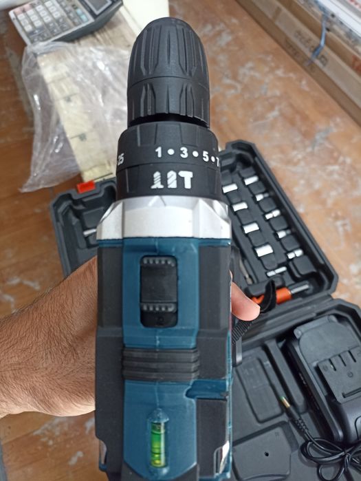 BOSH шуруповёрт сотилади. Янги, ишлатилмаган.