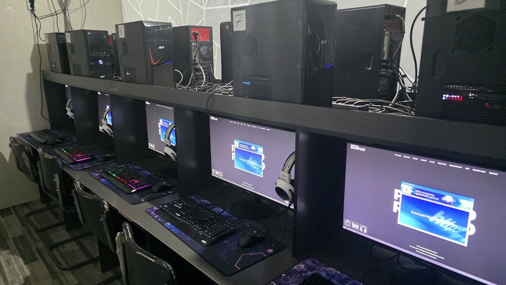 Tayyor Kapyuter kulubda ishlab turagan Kapyuterlar xolti idiyal