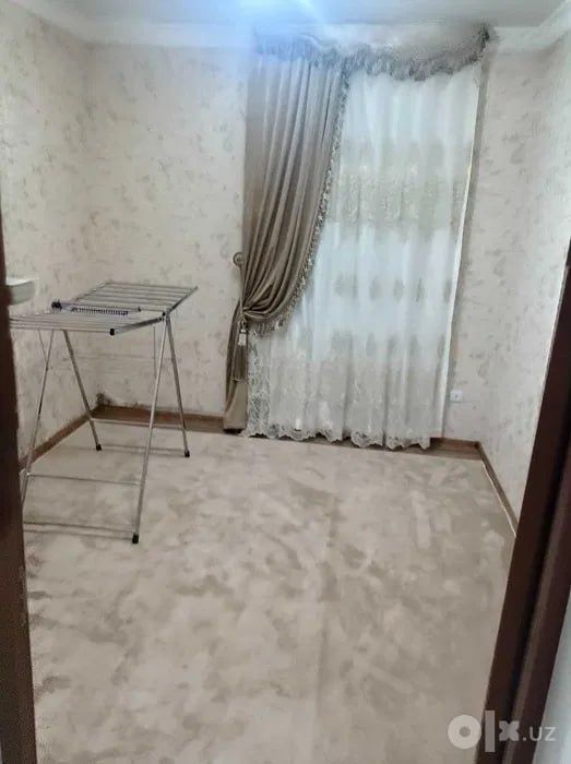 Квартира на Караташ -колледж Бенькова 3/1/4 общ пл 80м ,балкон 2*6
