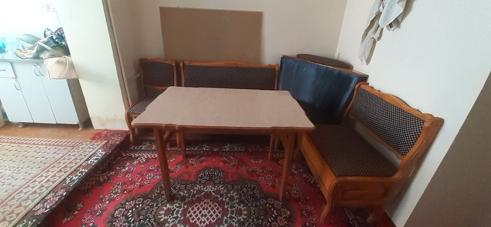Ugolok stol stullar yaxshigina