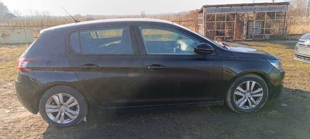 Dezmembrez Peugeot 308  1.6Hdi 2016
