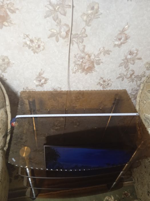 Столик стеклянный