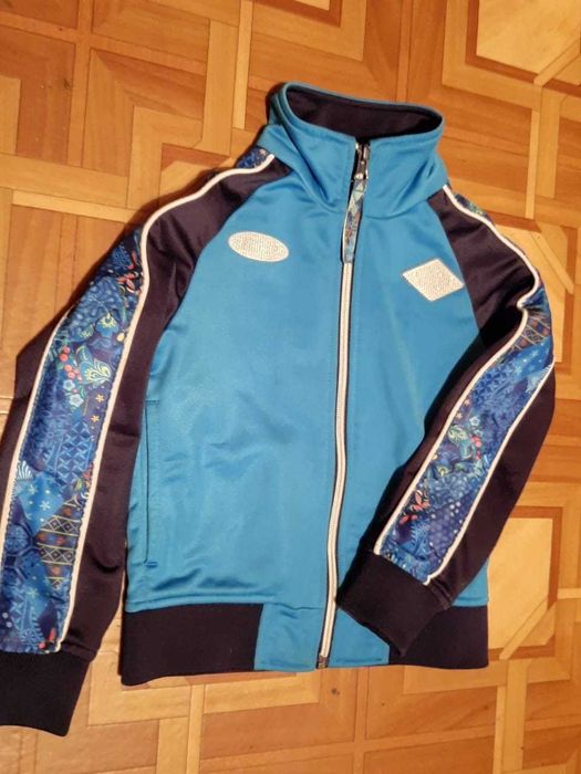 Продам детский спортивный костюм