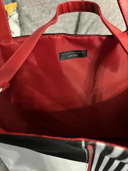 LANCÔME Чанта Lancome Красива черно-бяло-червена чанта.