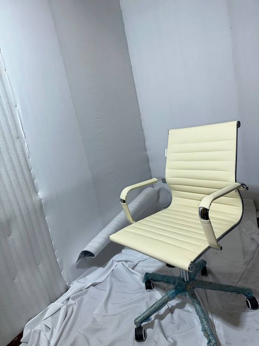 Стул кресло офисный  отличного качетсва