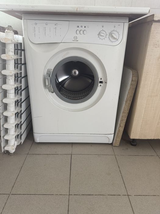 Продам стиральную машину индезит