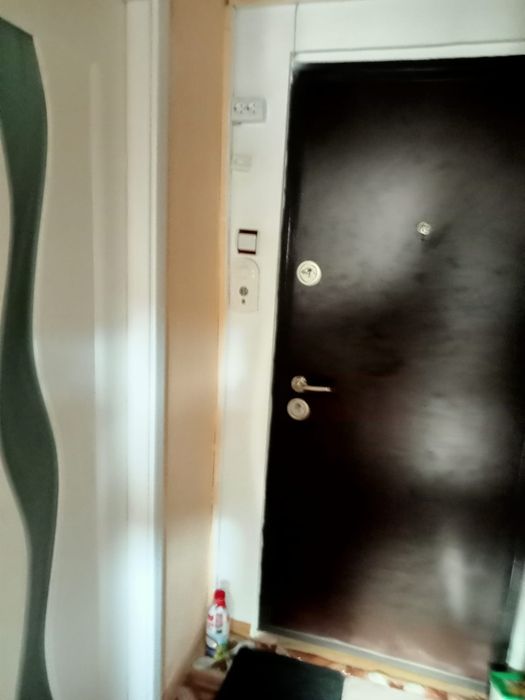 Vând 2 camere semidecomandat Vâlcea cartier Nord