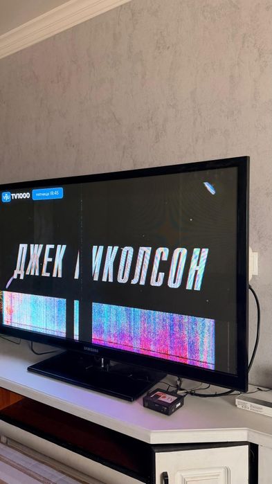 Продам телевизор на запчасти