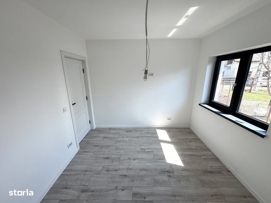 577 mp teren! ASFALT!CANALIZARE!Casa 4 camere, Valea Ursului-Vorovesti