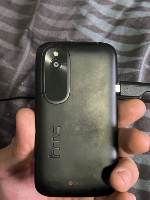 Телефон htc sotiladi