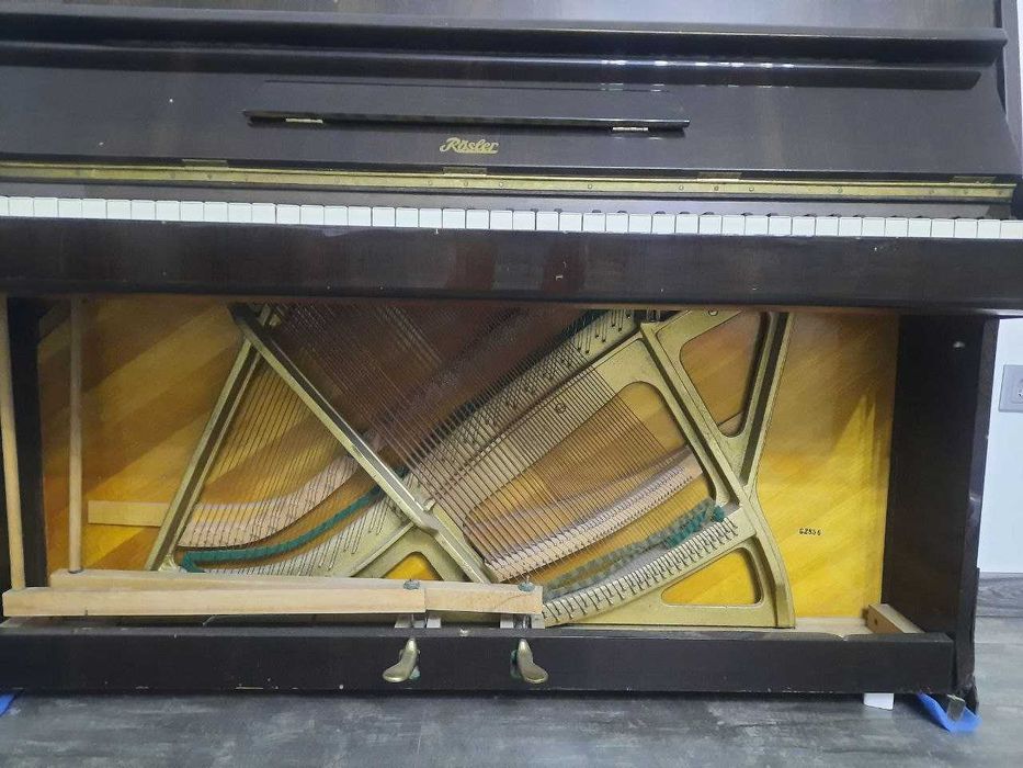 Срочно ПРОДАМ фортепиано рояль Rösler в рабочем состоянии. ТОРГ!