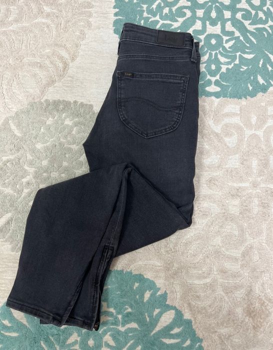 Джинсы новые фирмы Lee  34